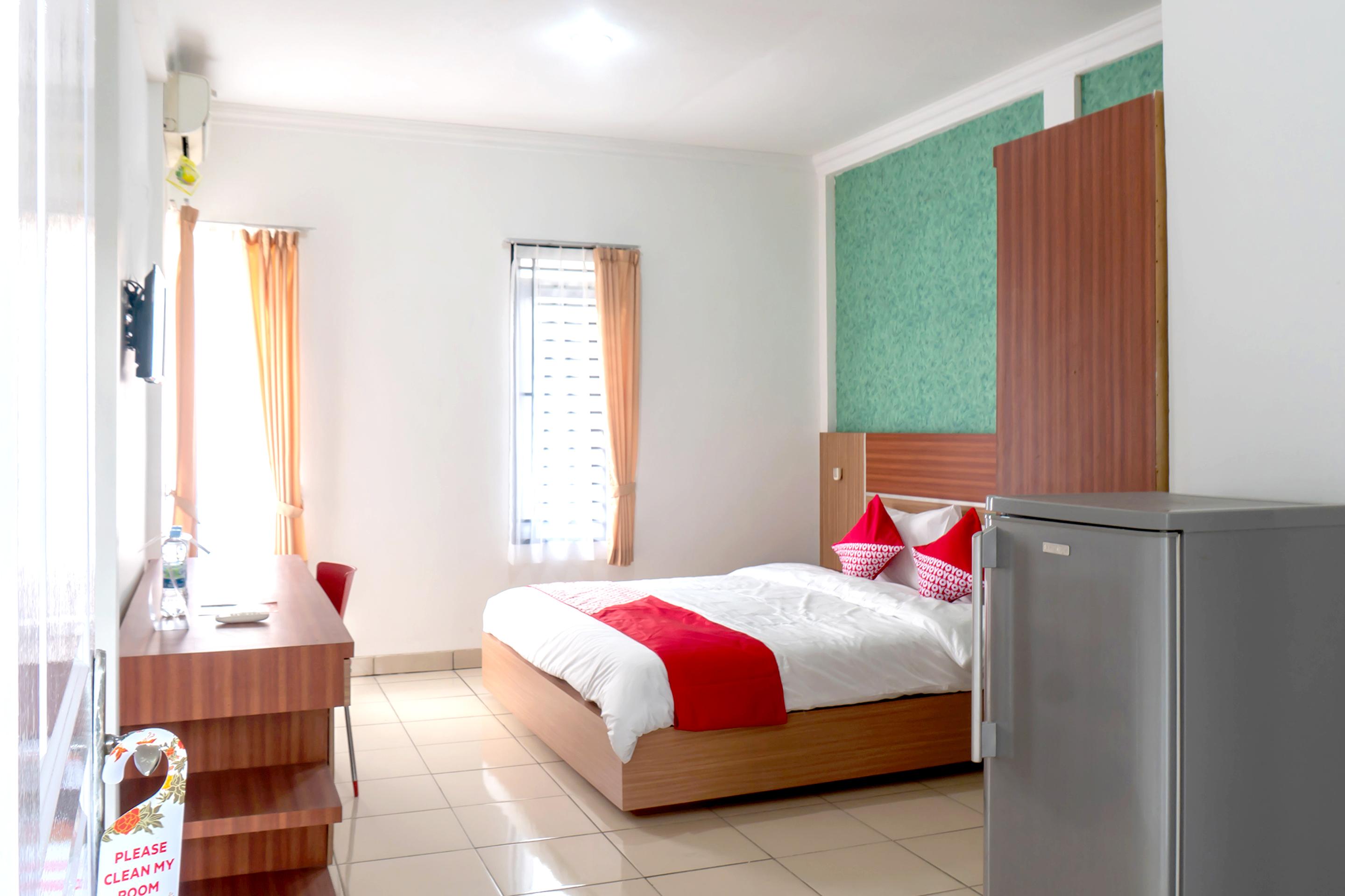 Super Oyo 617 Sukaraja Residence Syariah Бандунг Экстерьер фото