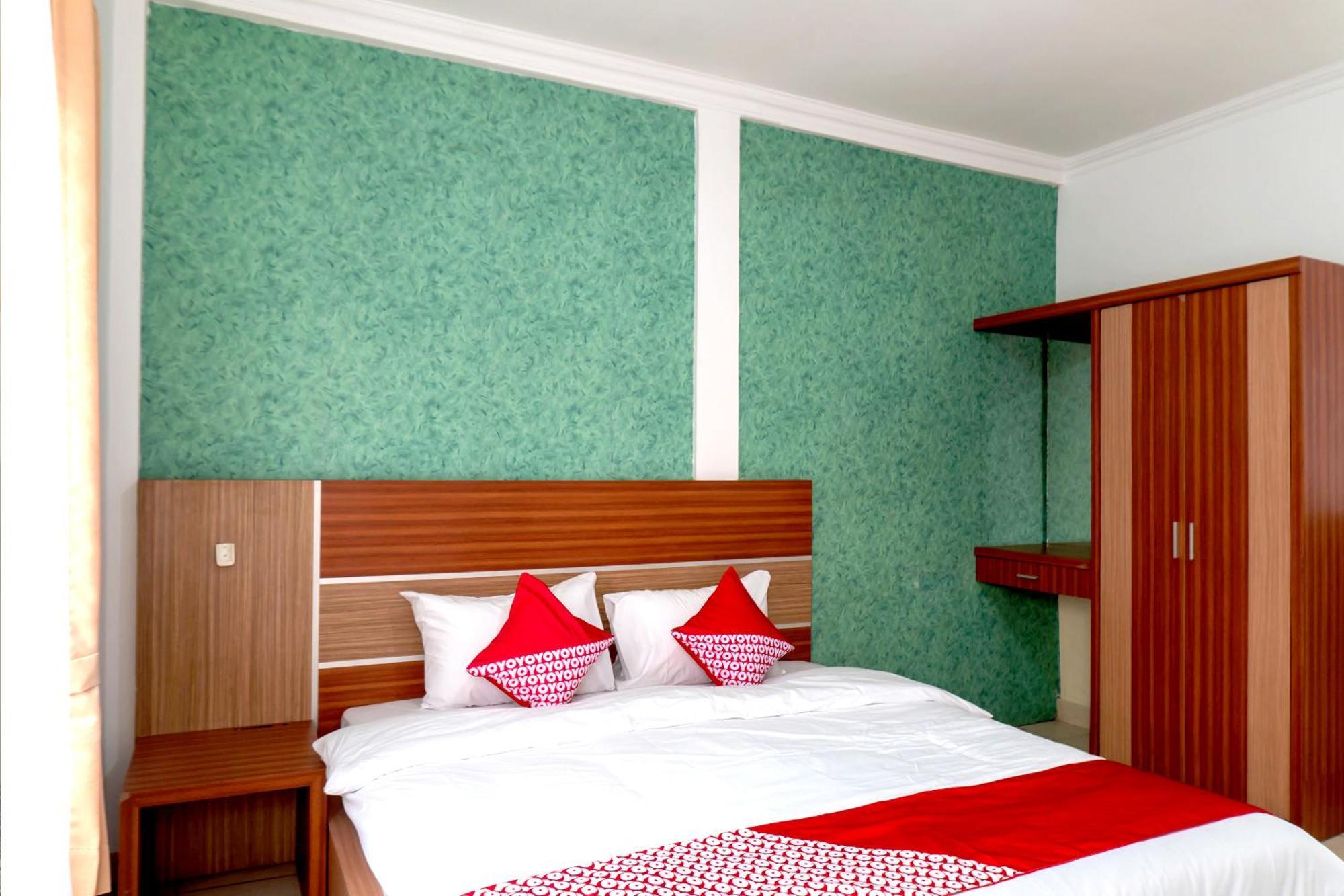Super Oyo 617 Sukaraja Residence Syariah Бандунг Экстерьер фото